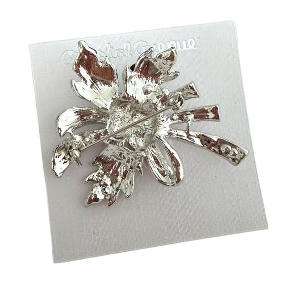 NWT Cluster of Iridescent Crystal Flower Bouquet and Silver Metal Brooch / Pin - Picture 2 of 2